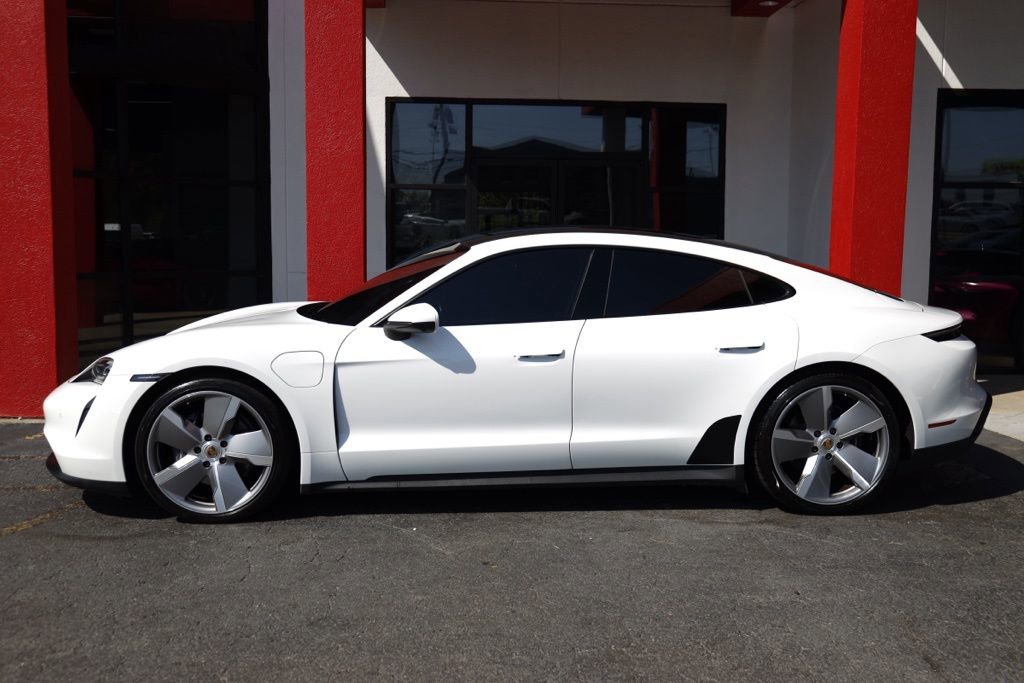 Used 2021 Porsche Taycan image 2