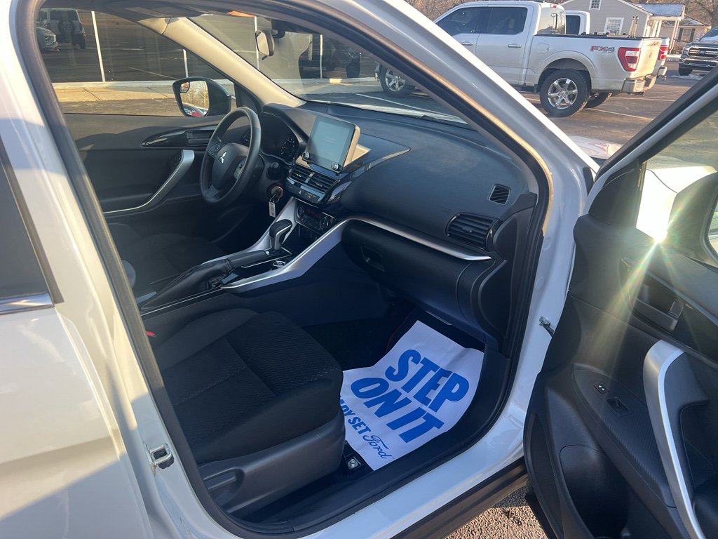 Used 2023 Mitsubishi Eclipse Cross LE AWD/4WD image 15