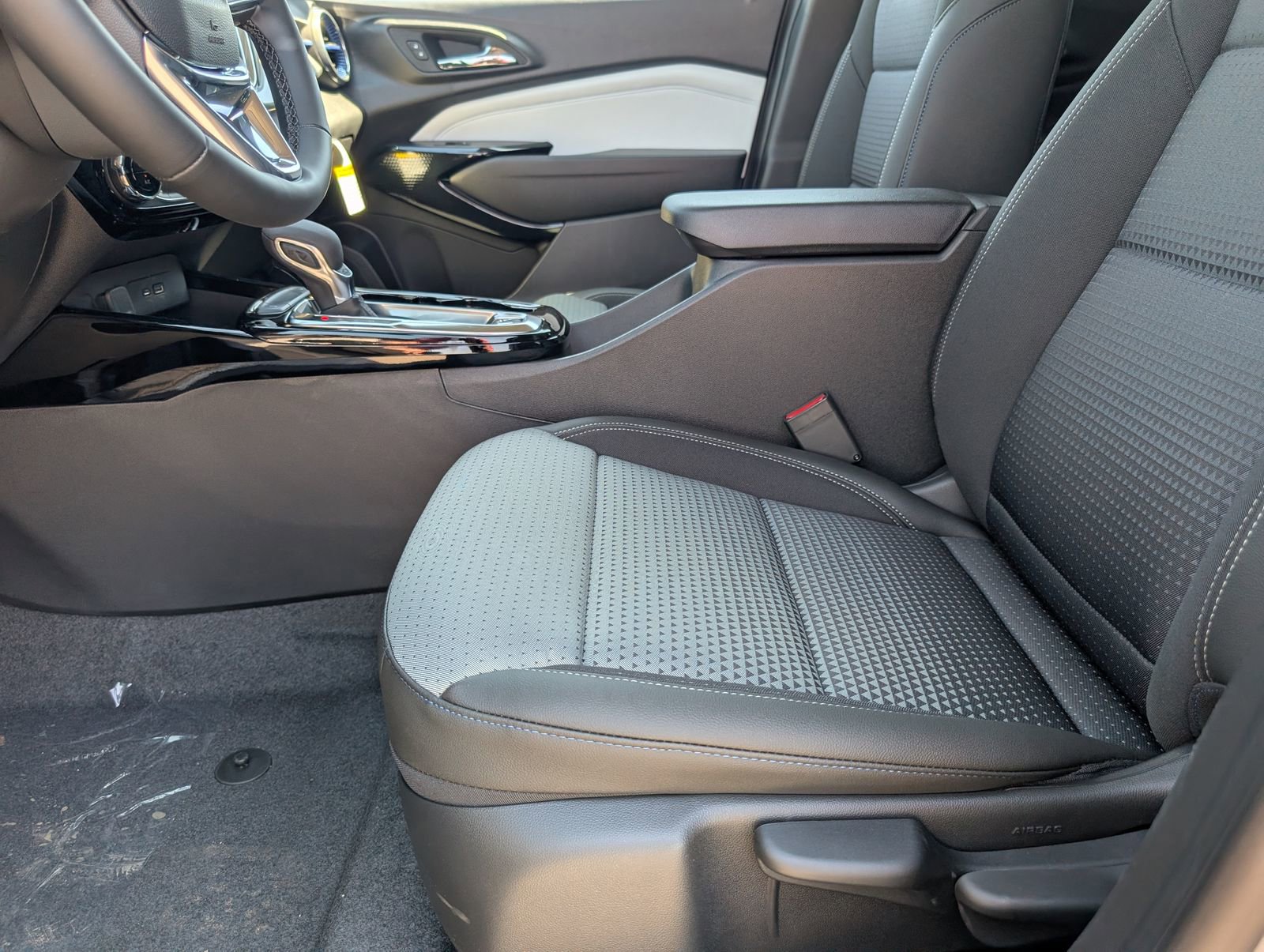 New 2026 Chevrolet Trax LT image 7