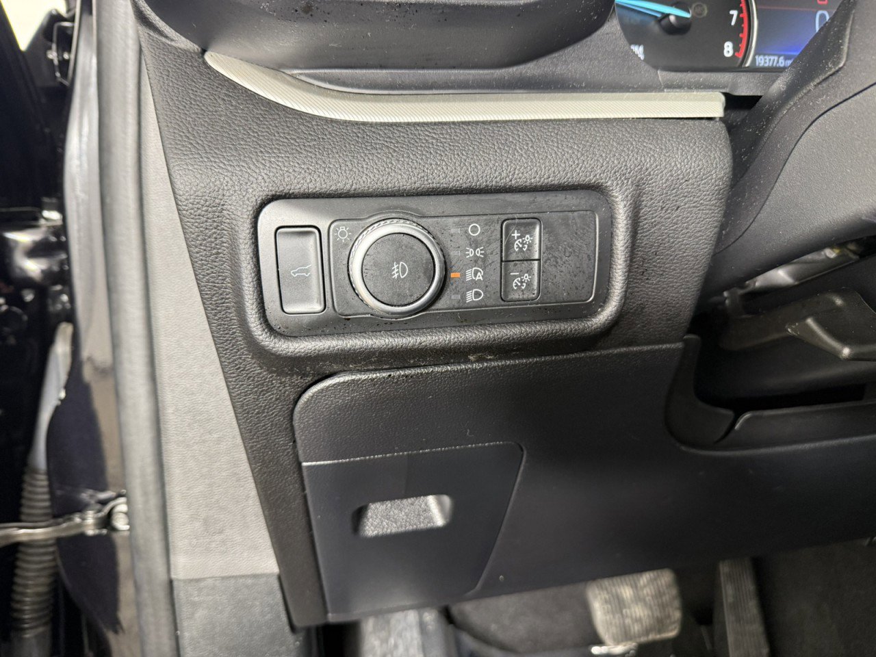 Certified 2021 Ford Explorer XLT w/ Equipment Group 202A image 26