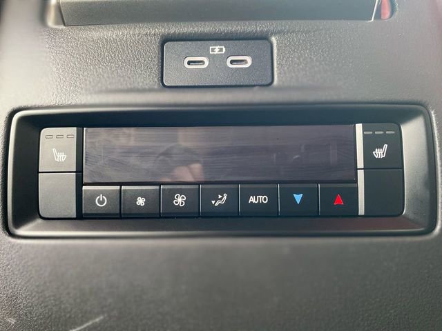 Certified 2025 MAZDA CX-70 Plug-In Hybrid w/ Premium Plus image 33
