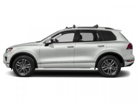 Used 2015 Volkswagen Touareg Lux image 3
