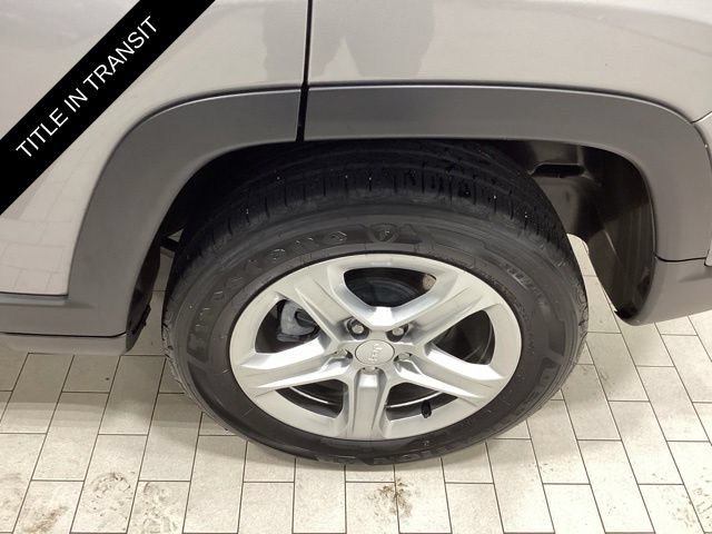 Used 2023 Jeep Compass Latitude w/ Convenience Group AWD/4WD image 21