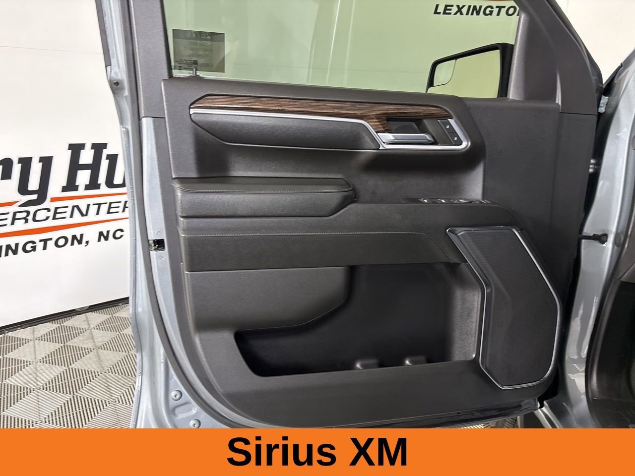 Used 2024 GMC Sierra 1500 Elevation AWD/4WD image 8