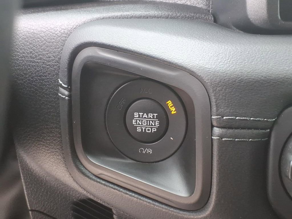 Used 2024 Jeep Gladiator Mojave w/ Technology Group AWD/4WD image 14