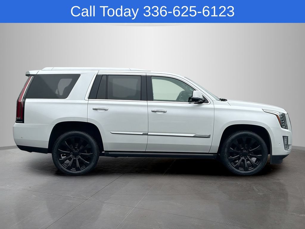 Used 2017 Cadillac Escalade Premium Luxury AWD/4WD image 7