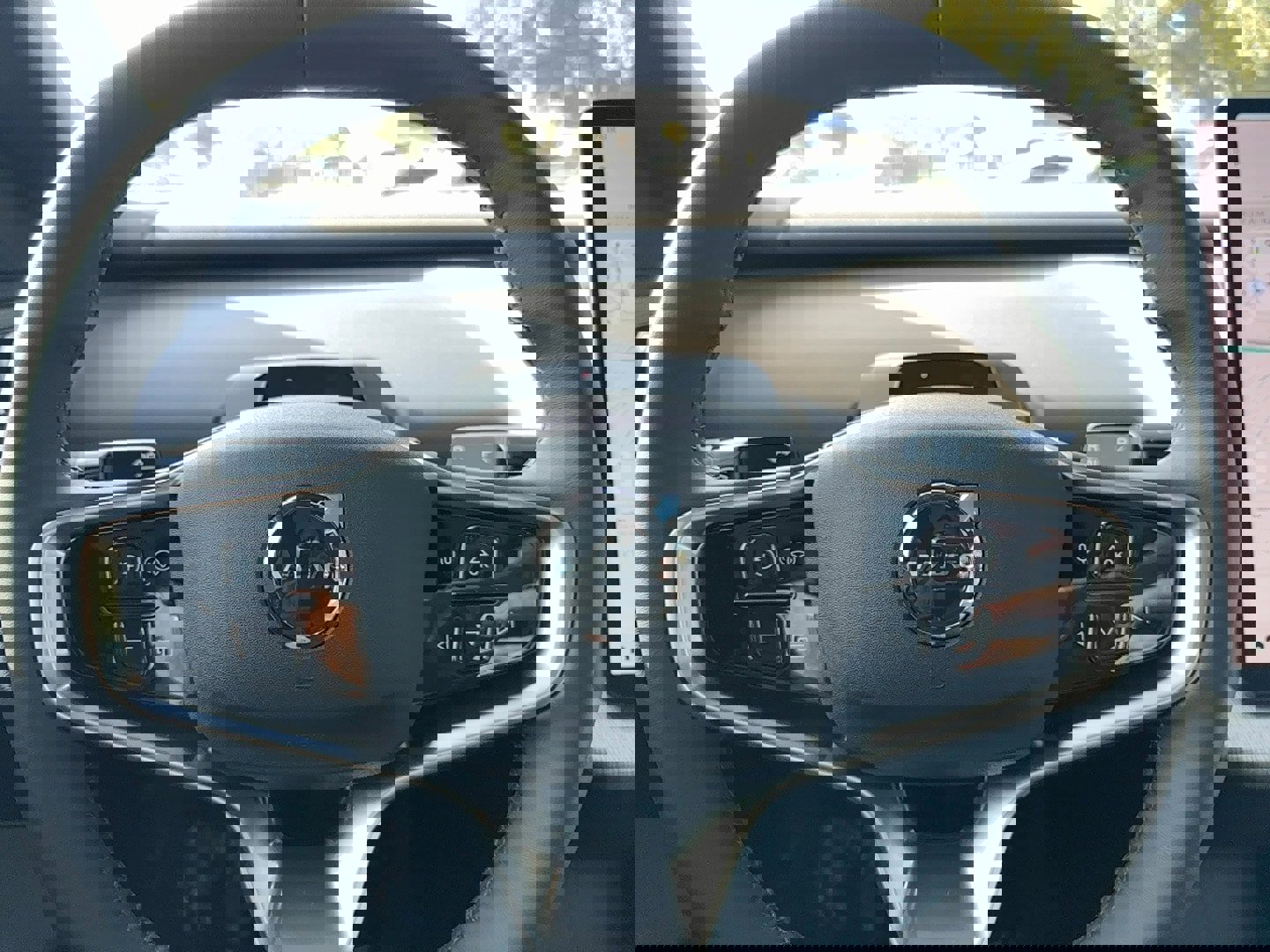 Used 2025 Volvo EX30 Ultra w/ Protection Package Premier image 18