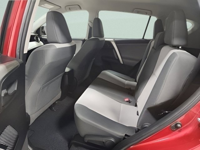 Used 2015 Toyota RAV4 LE image 18