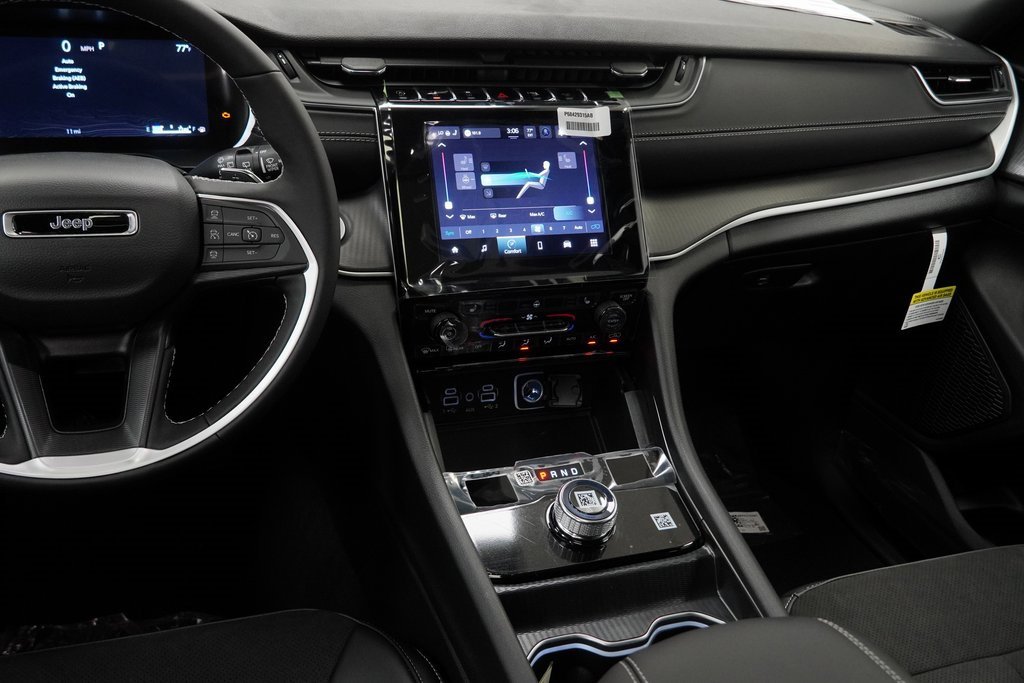 New 2025 Jeep Grand Cherokee Laredo image 20