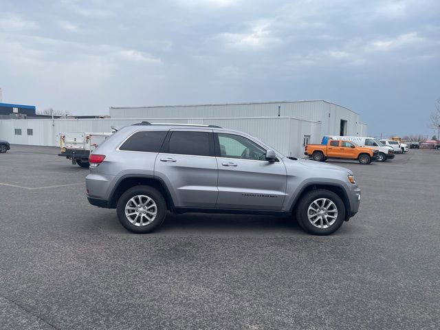 Used 2021 Jeep Grand Cherokee Laredo AWD/4WD image 12
