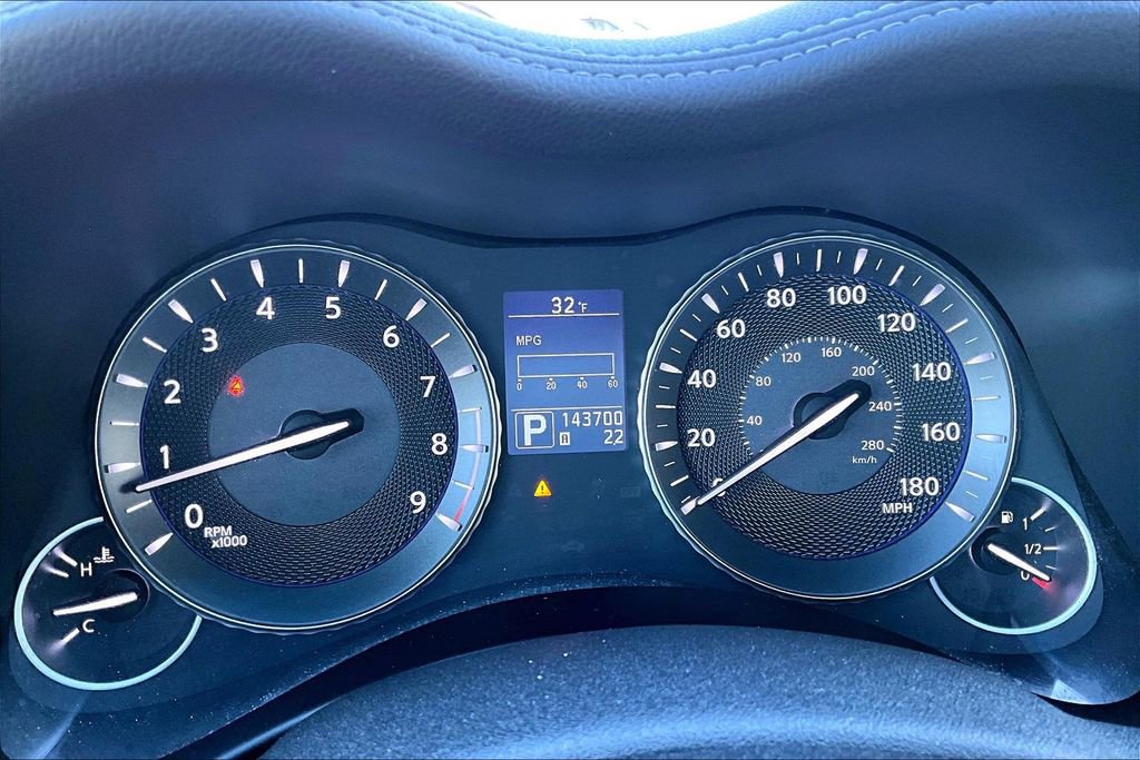 Used 2011 INFINITI M37 x w/ Deluxe Touring Pkg image 18