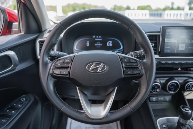 Used 2024 Hyundai Venue SEL FWD image 30