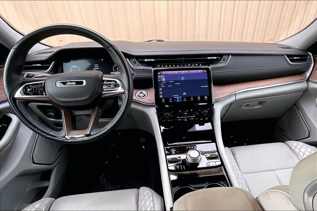 Used 2021 Jeep Grand Cherokee L Summit w/ Luxury Tech Group V image 15