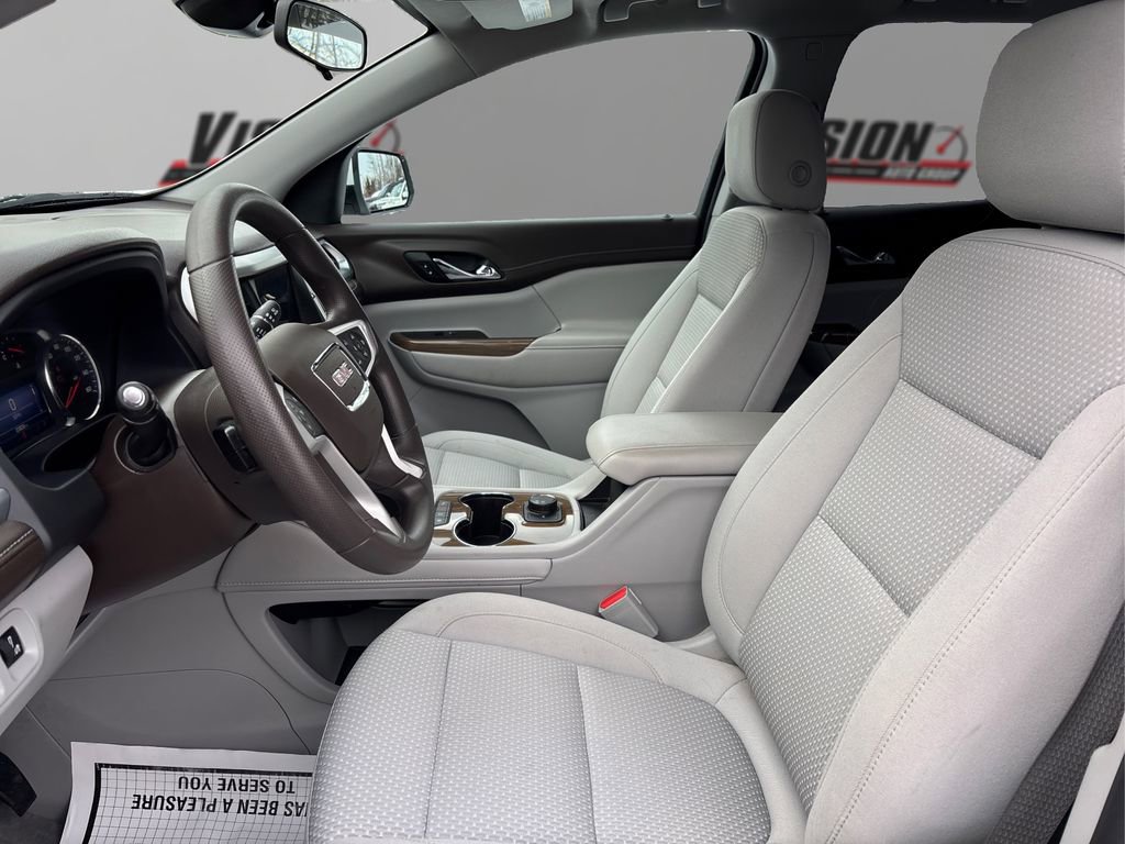 Used 2023 GMC Acadia SLE w/ LPO, Floor Liner Package image 9