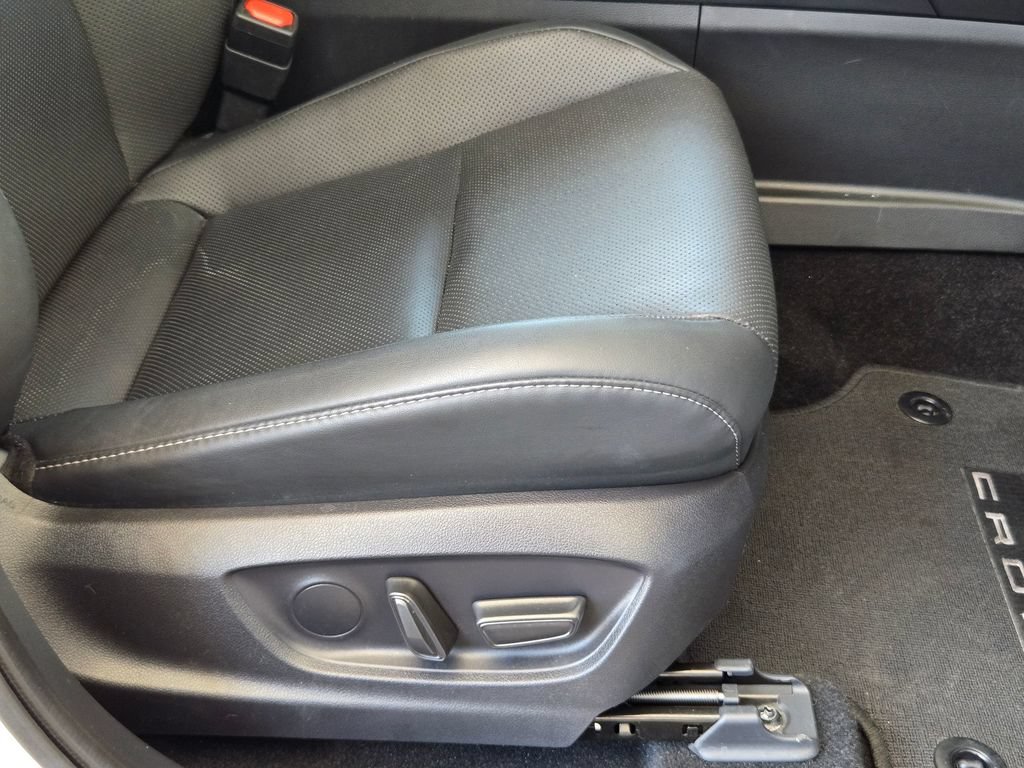 Used 2025 Toyota Crown Platinum AWD/4WD image 28