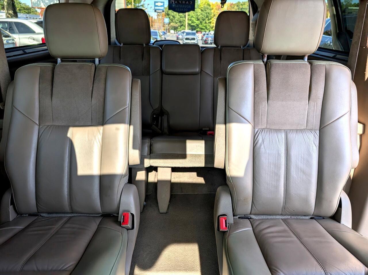 Used 2011 Chrysler Town & Country Limited w/ Trailer Tow Group image 21