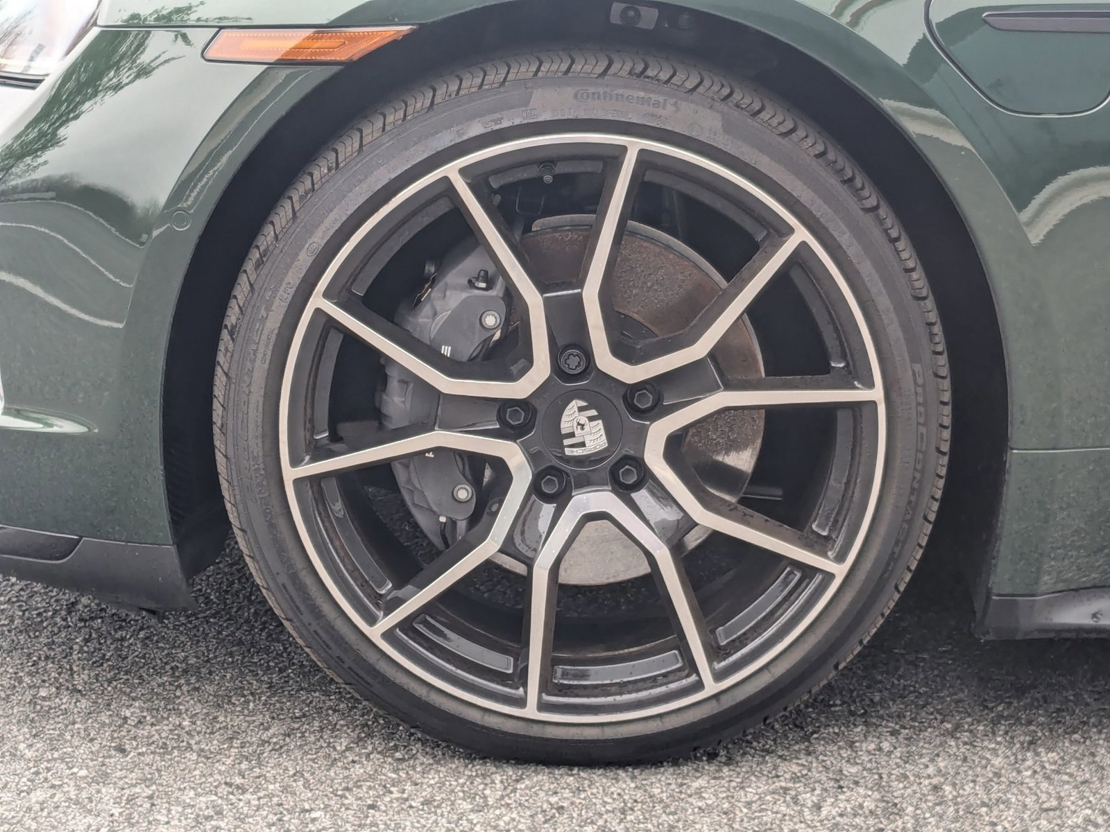 Used 2025 Porsche Taycan image 27