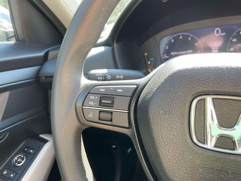 Certified 2025 Honda Accord LX image 22