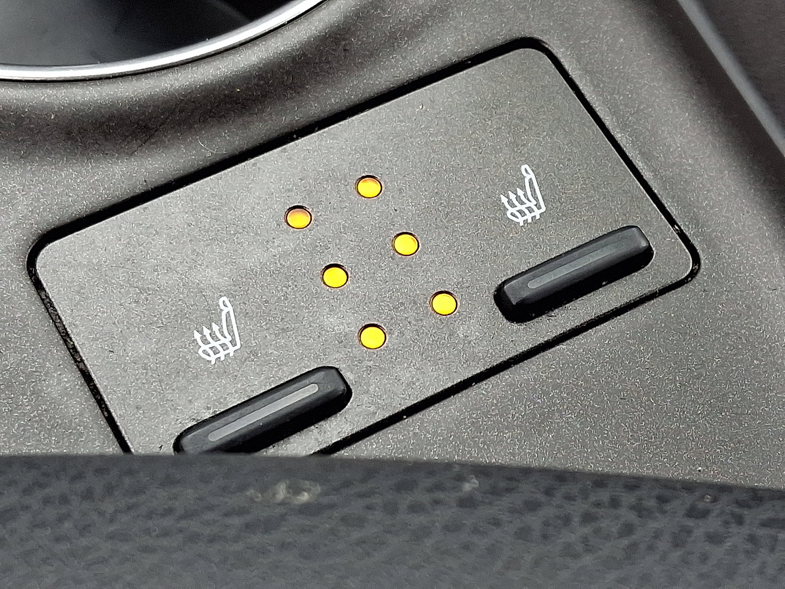 Certified 2022 Toyota Camry LE image 25