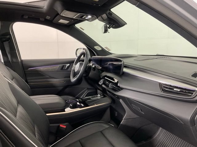 Used 2025 Buick Enclave Avenir w/ Super Cruise Package AWD/4WD image 33