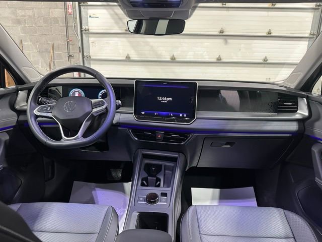Certified 2025 Volkswagen Tiguan SE image 17
