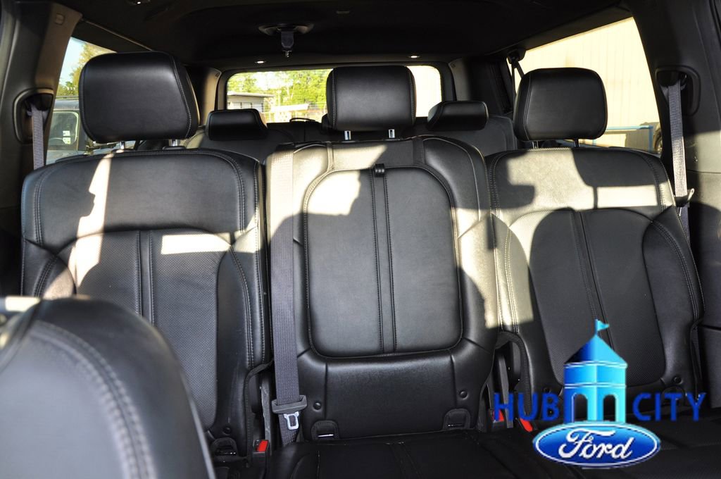 Used 2024 Jeep Wagoneer L Series II RWD image 22