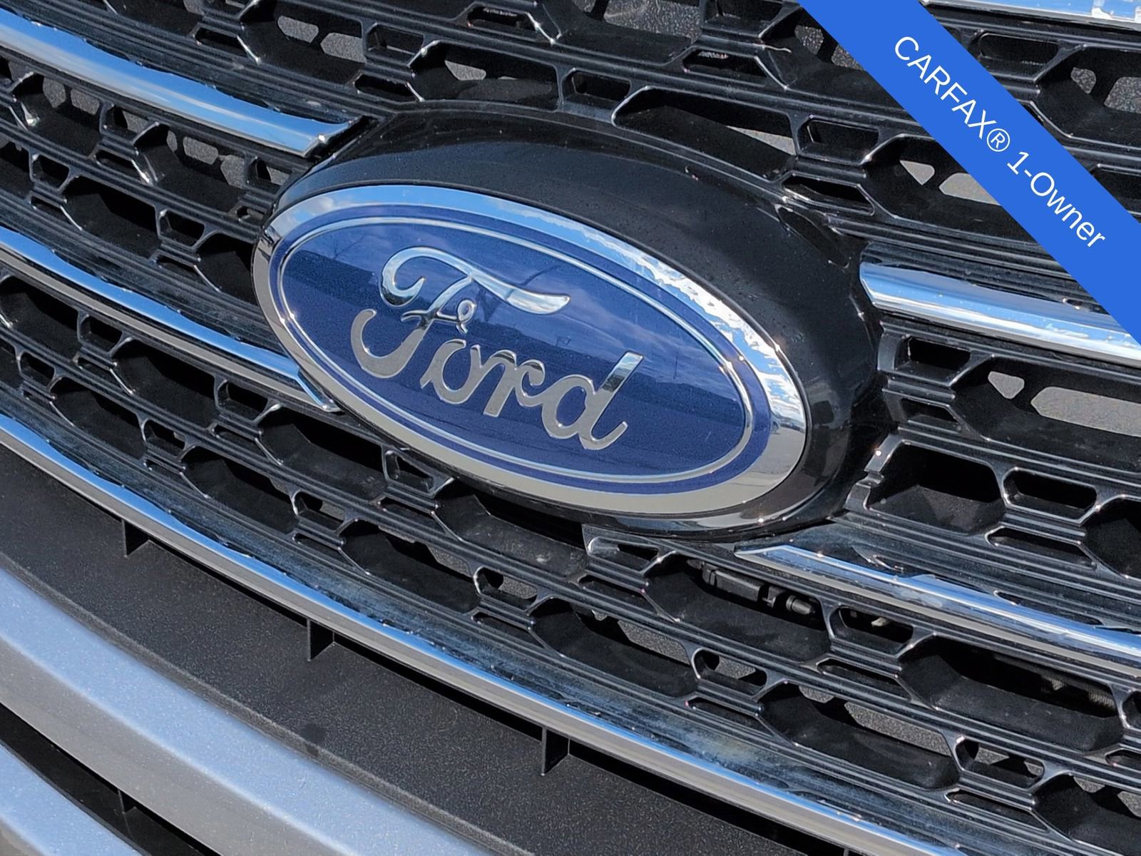 Used 2024 Ford Explorer XLT w/ Equipment Group 202A image 14