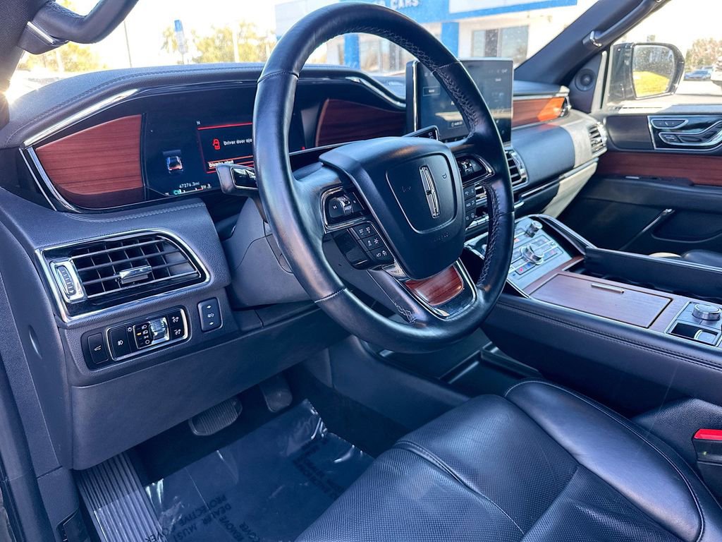Used 2023 Lincoln Navigator Reserve image 9