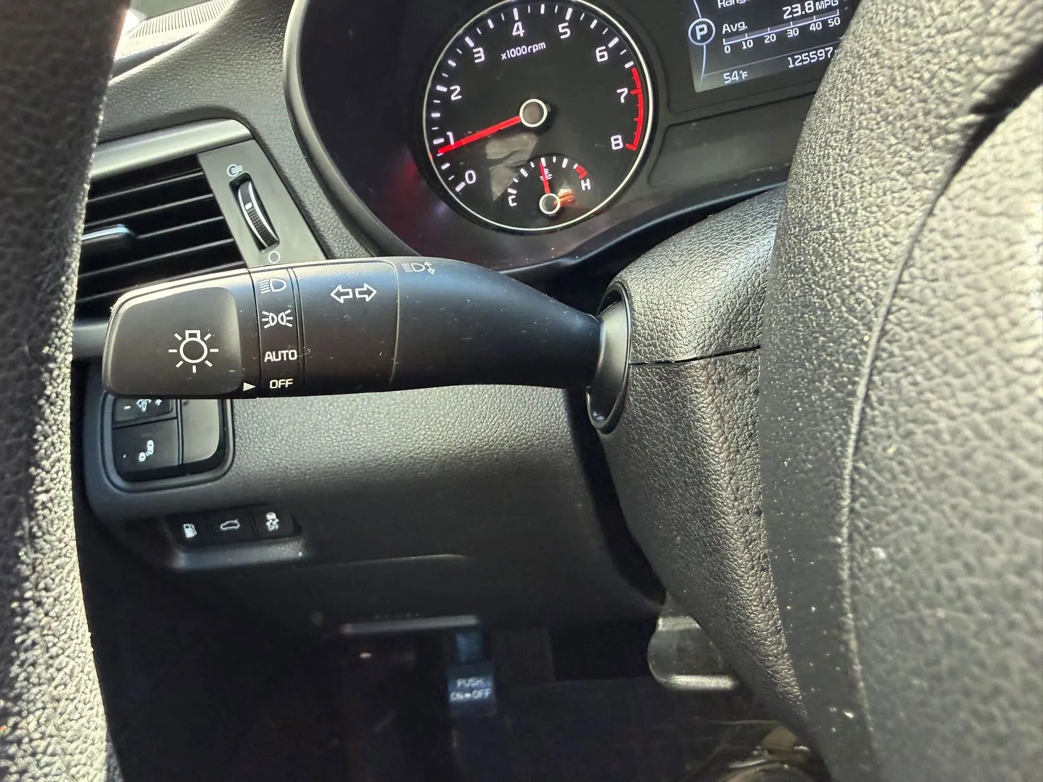 Used 2018 Kia Optima LX w/ 17" Alloy Wheels Package image 16