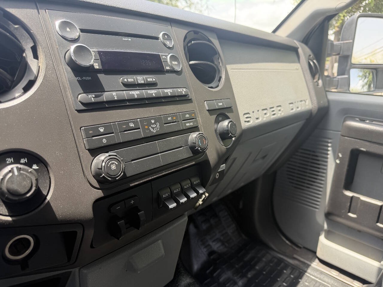 Used 2016 Ford F550 4x4 Crew Cab Super Duty image 16