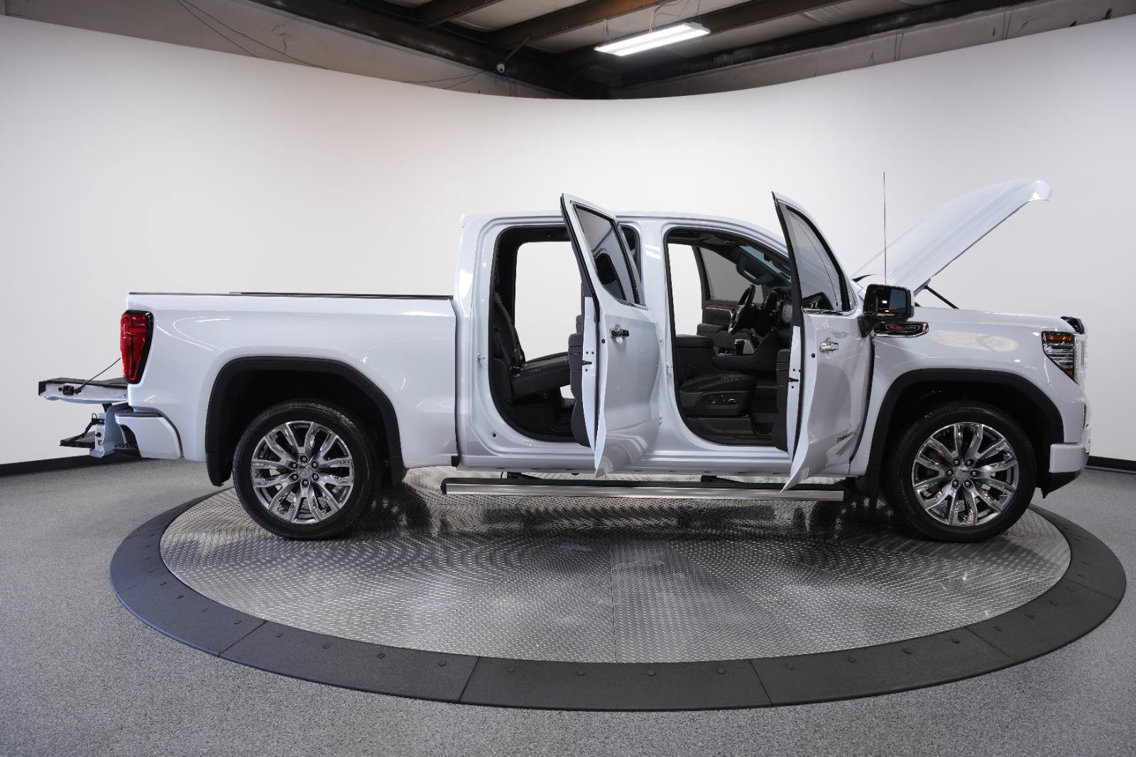 Used 2026 GMC Sierra 1500 Denali AWD/4WD image 13