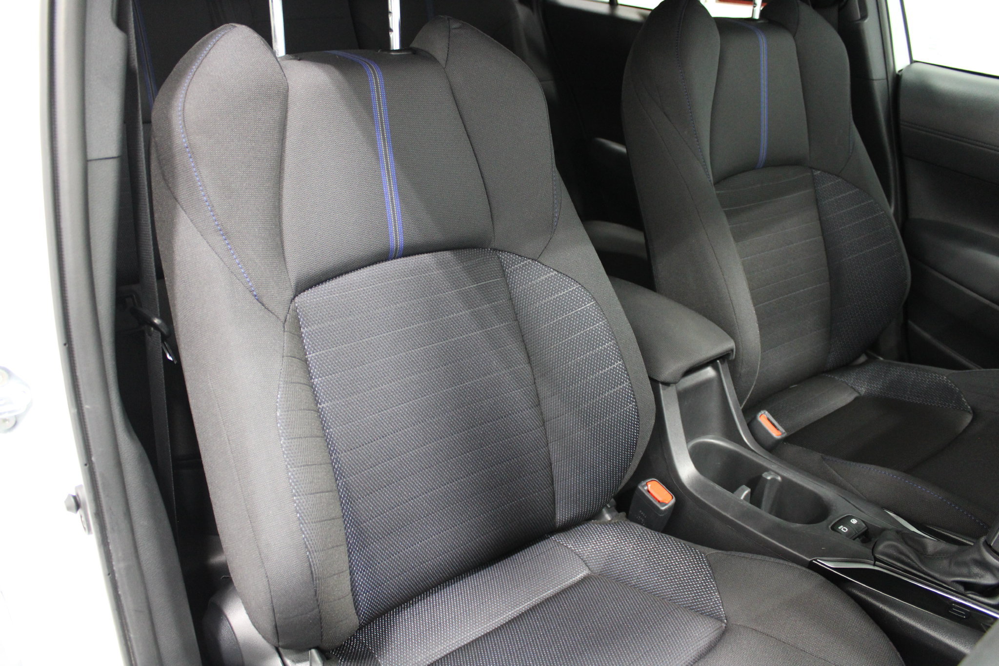 Used 2025 Toyota Corolla Cross AWD Hybrid image 24