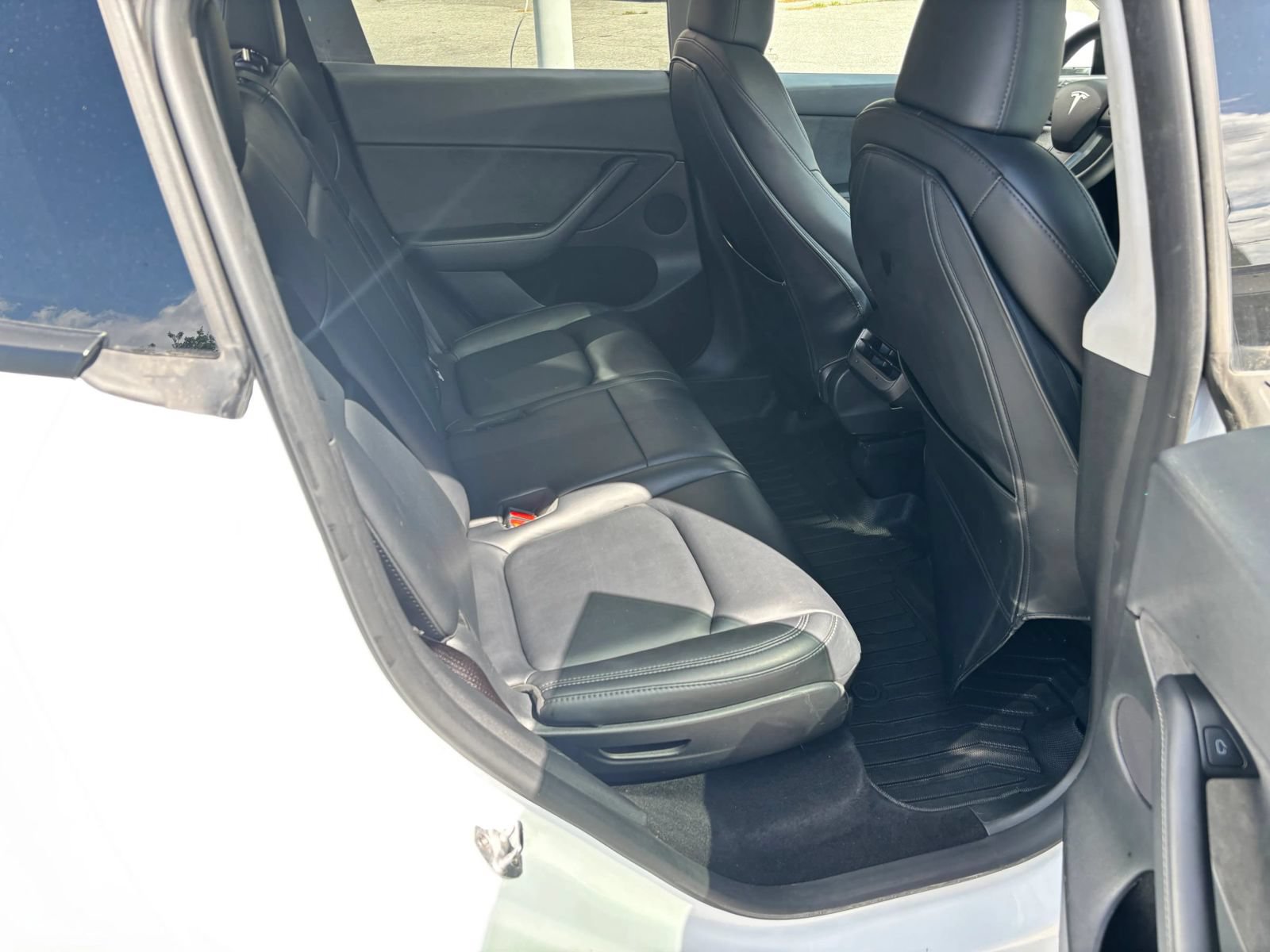 Used 2023 Tesla Model Y Long Range AWD/4WD image 17
