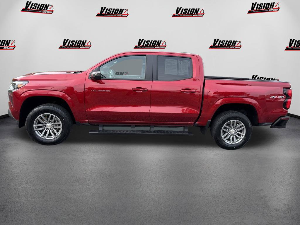 Used 2024 Chevrolet Colorado LT w/ LT Convenience Package III AWD/4WD image 2