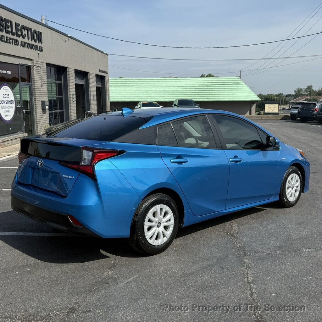 Used 2019 Toyota Prius LE FWD image 18