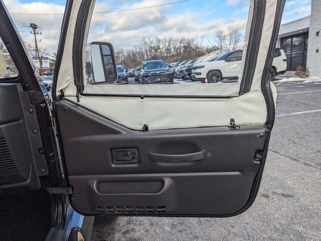 Used 2002 Jeep Wrangler Sahara AWD/4WD image 22
