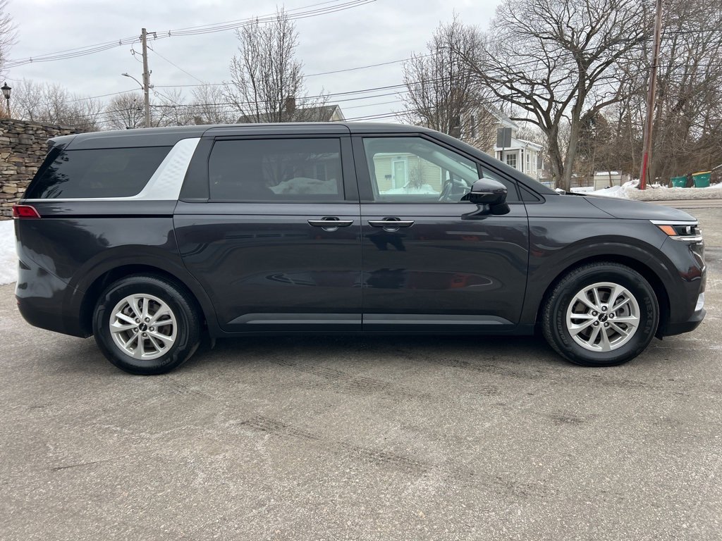 Certified 2024 Kia Carnival LX image 6