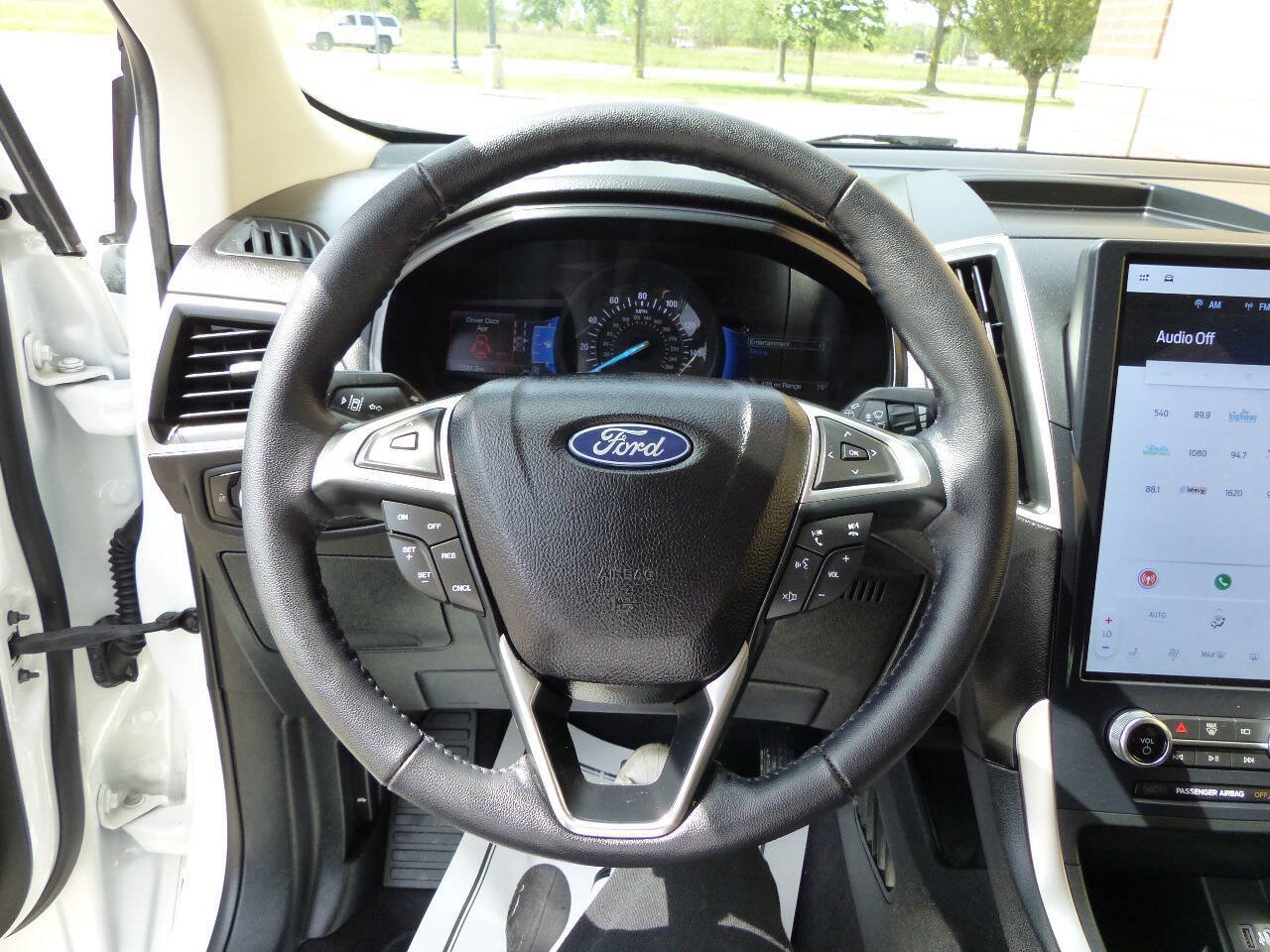 Used 2023 Ford Edge SEL AWD/4WD image 24
