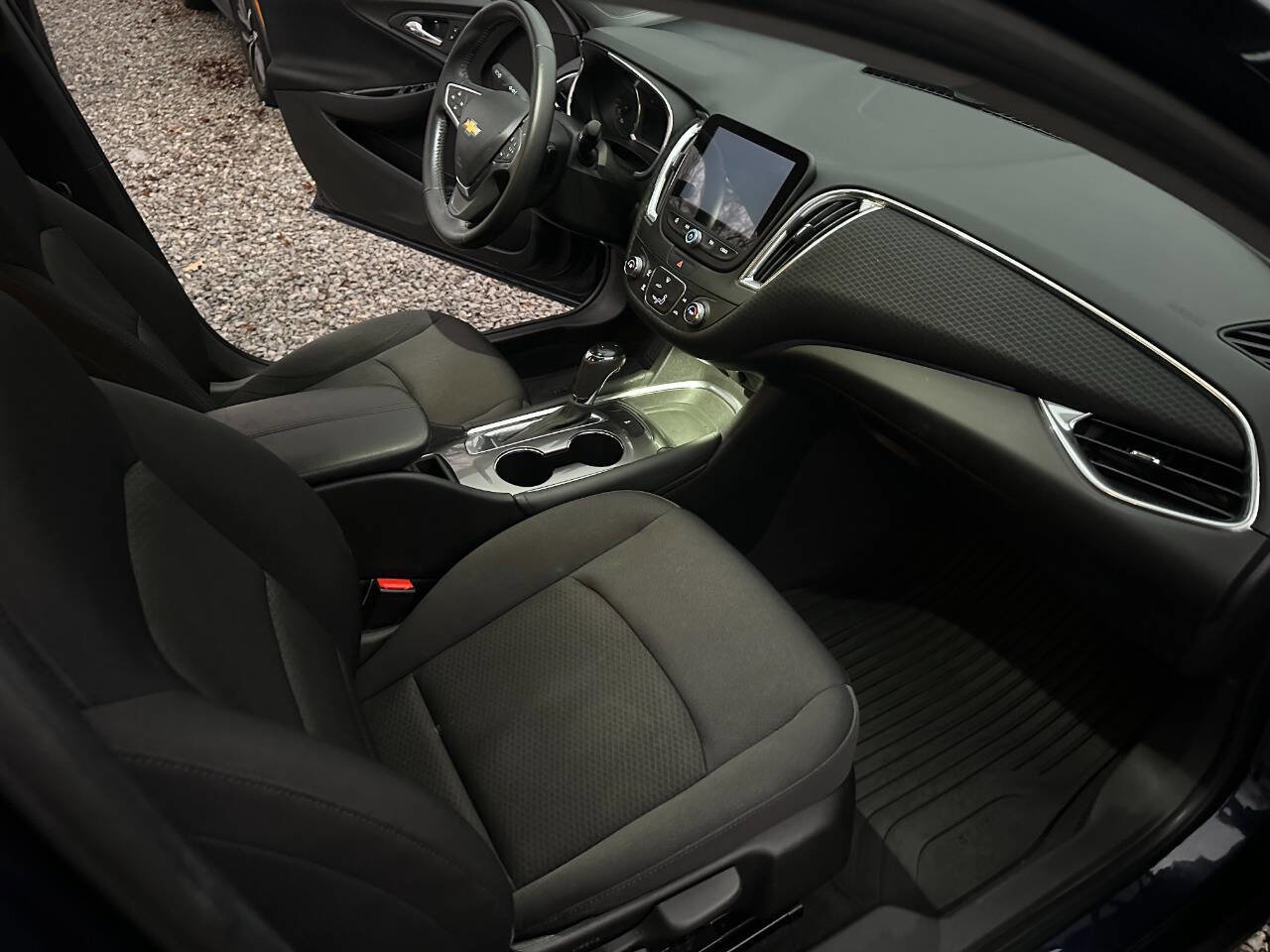 Used 2016 Chevrolet Malibu LT image 17