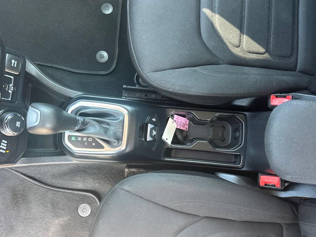 Used 2018 Jeep Renegade Latitude AWD/4WD image 30