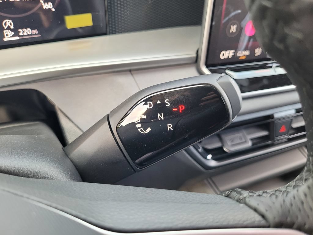 New 2026 Volkswagen Tiguan SE R-Line FWD image 23