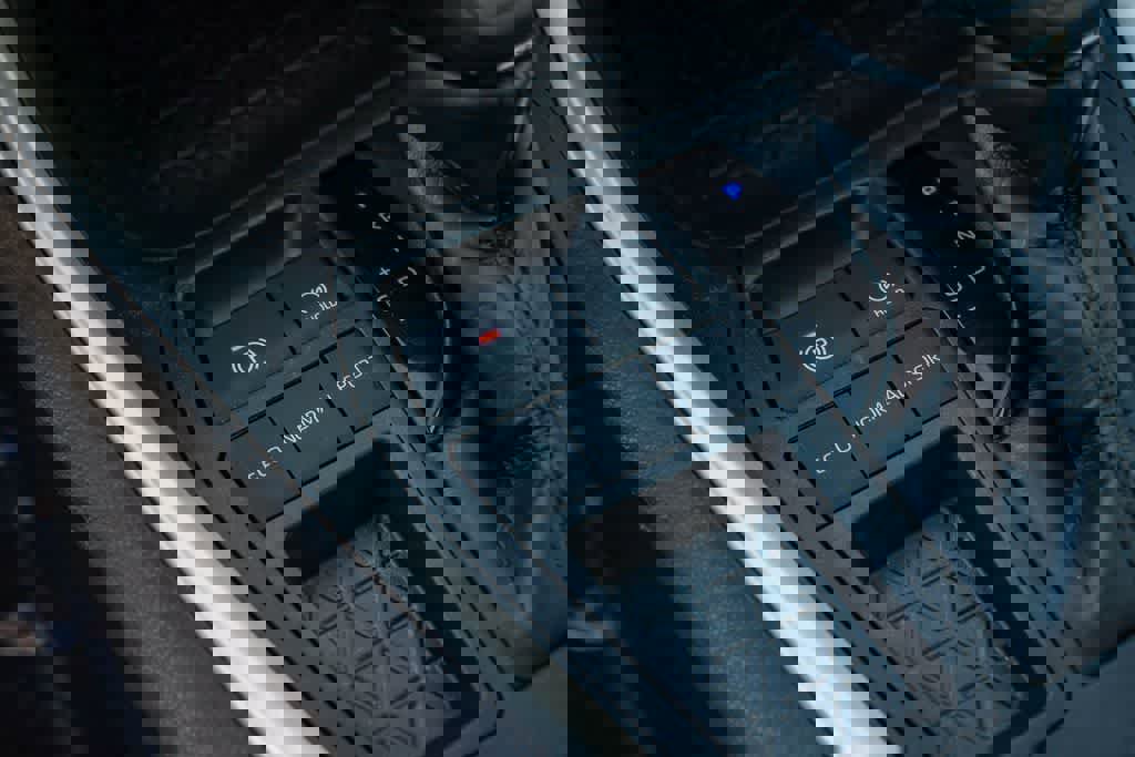 Used 2022 Toyota RAV4 LE FWD image 20