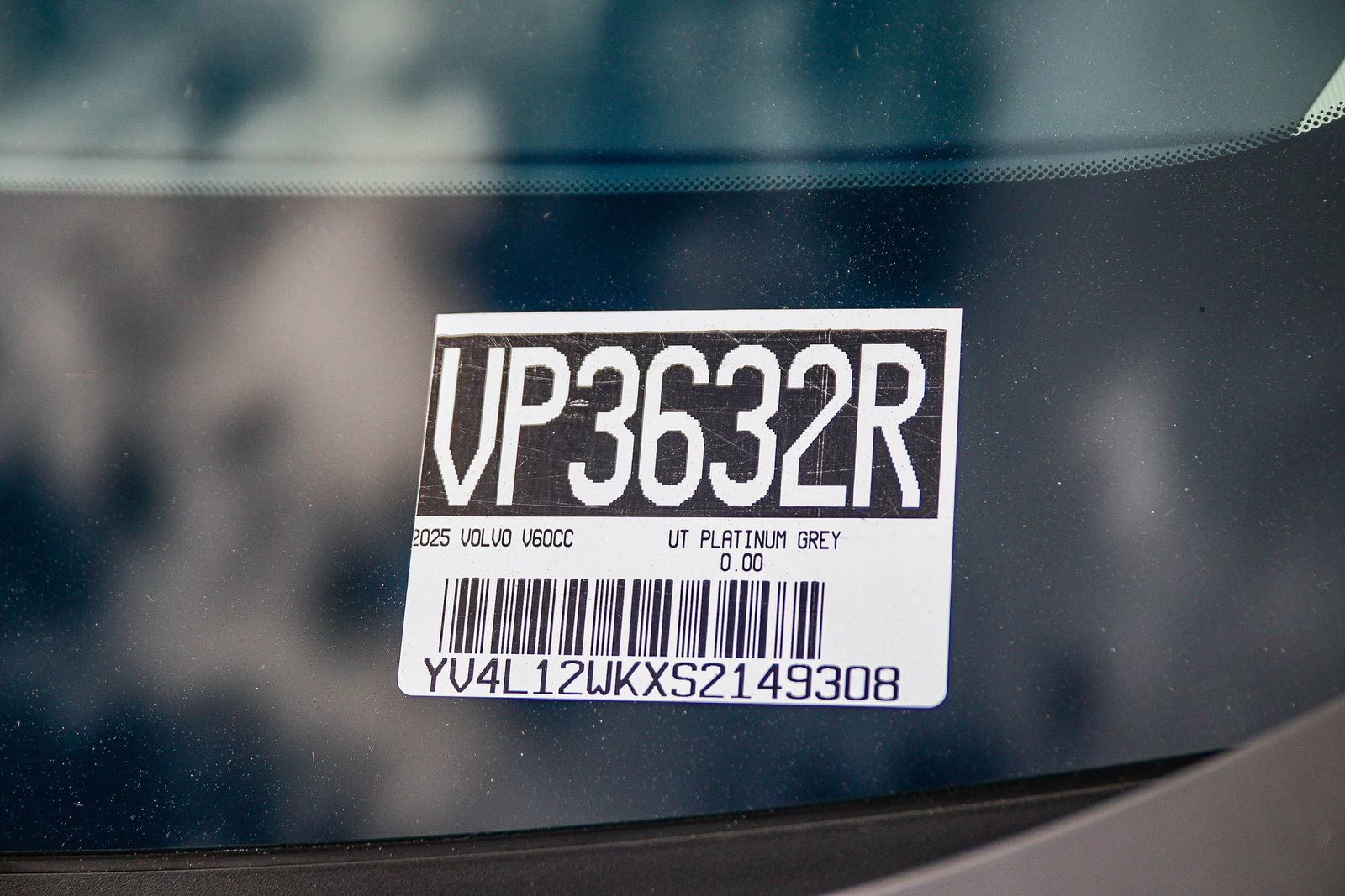 Used 2025 Volvo V60 B5 Cross Country Plus image 31