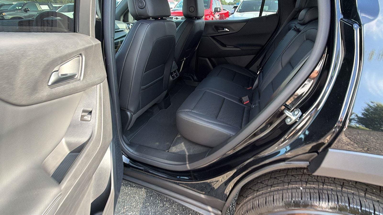 New 2026 Chevrolet Equinox LT w/ Convenience Package II FWD image 18