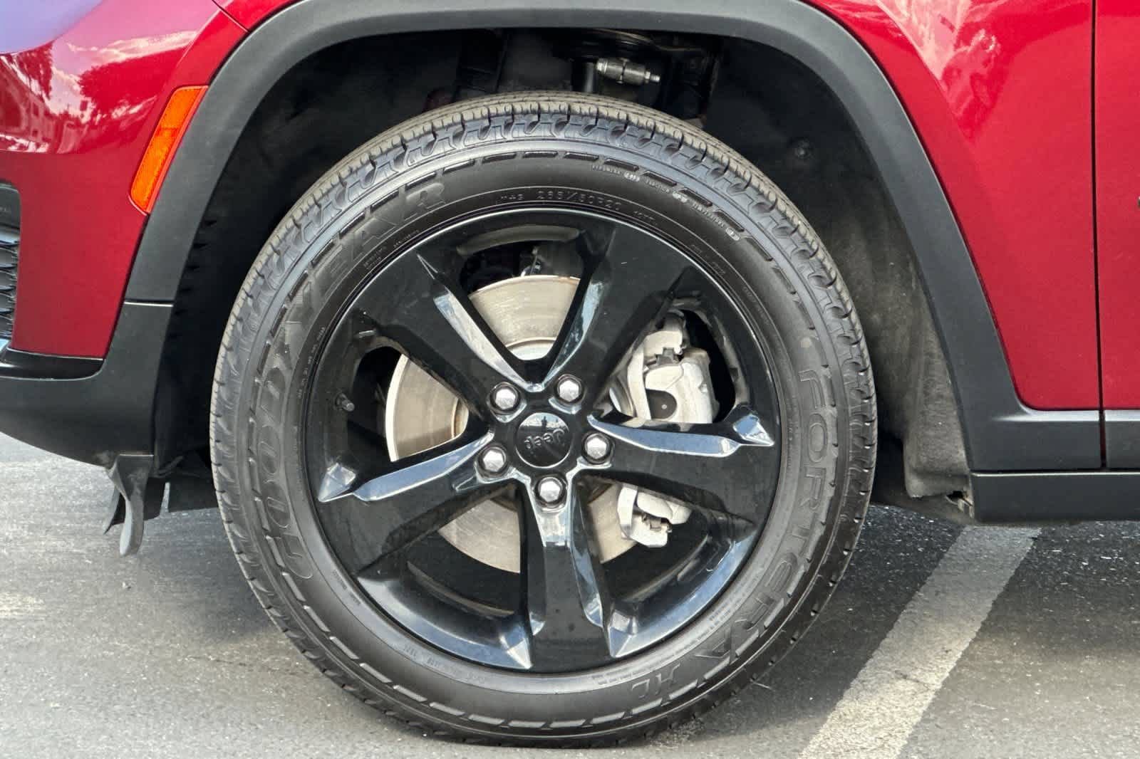 Used 2021 Jeep Grand Cherokee L Laredo RWD image 28