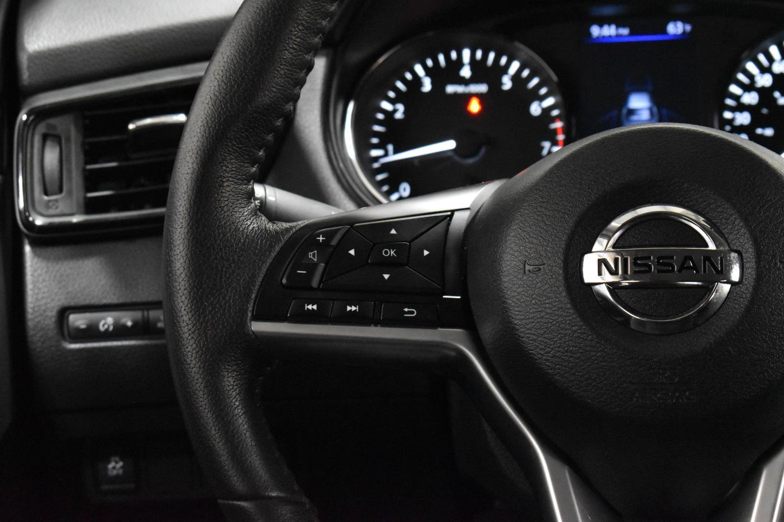 Used 2019 Nissan Rogue S image 7