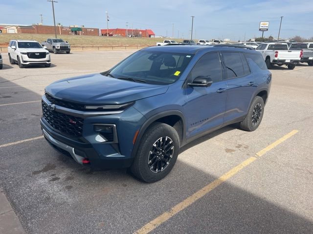 Used 2024 Chevrolet Traverse Z71 w/ Enhanced Driving Package image 3