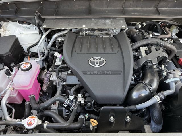 Used 2023 Toyota Highlander LE image 35