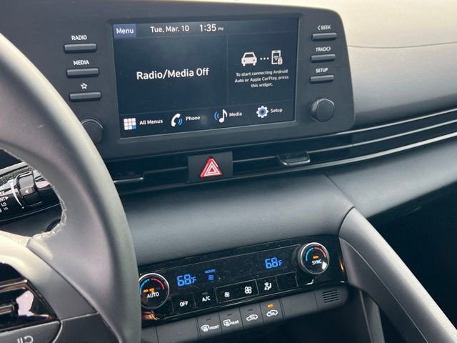 Certified 2025 Hyundai Elantra Sport image 19