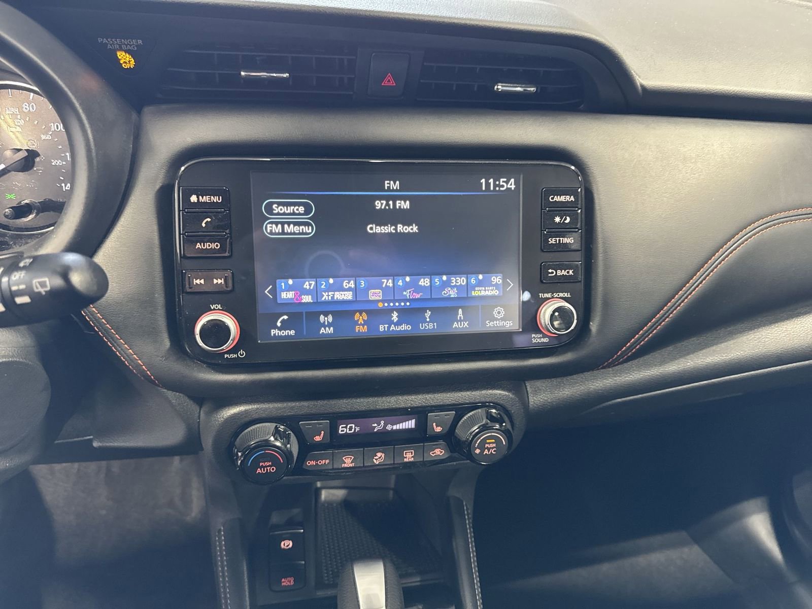 Used 2023 Nissan Kicks SR w/ SR Premium Package image 13